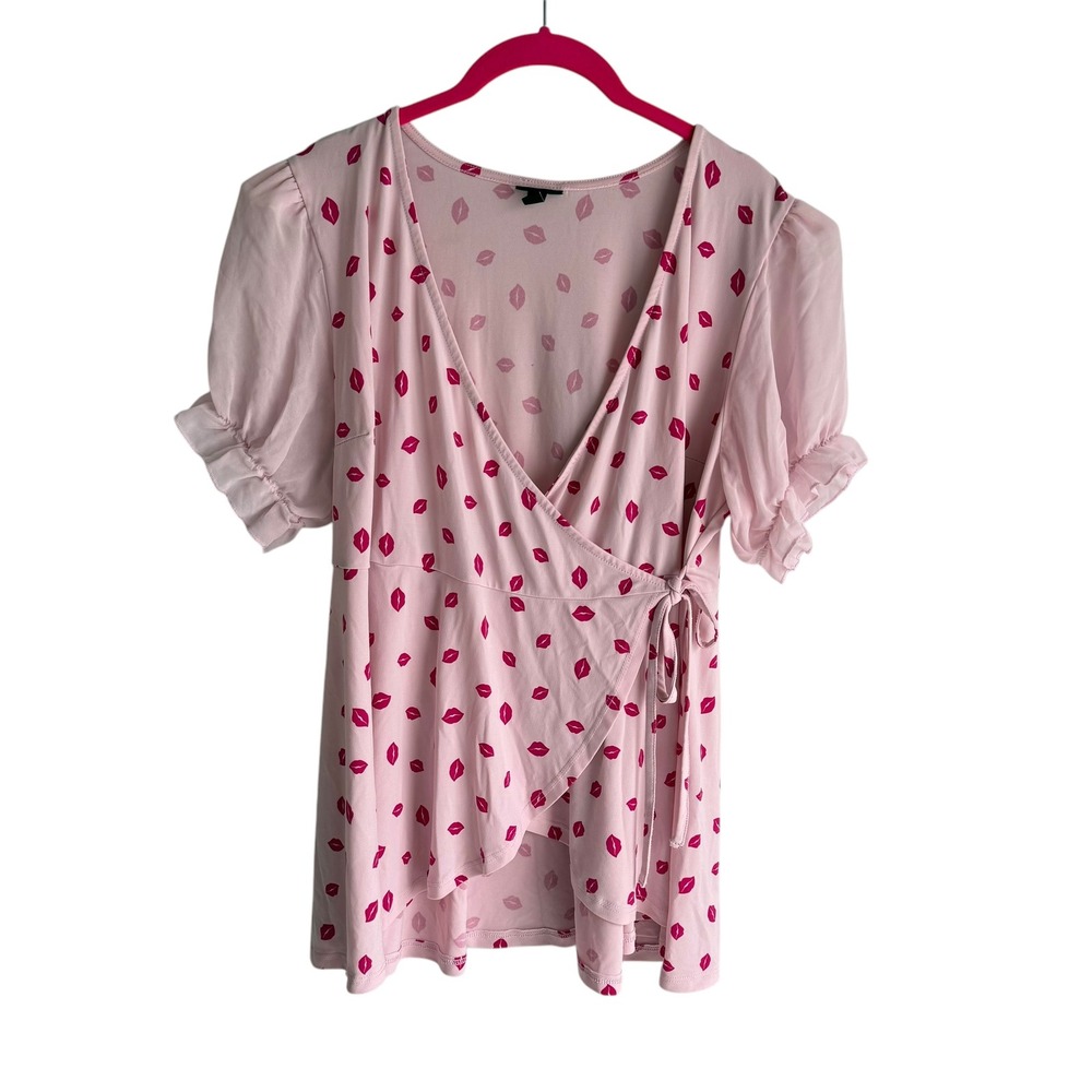 TORRID Pink Red Lips Puff Sleeve V-Neck‎ Ladies Wrap Blouse, 1X